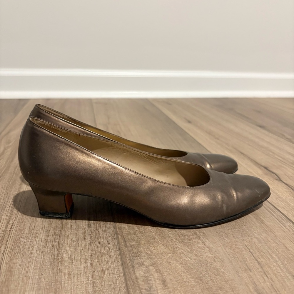 Salvatore Ferragamo Vintage Block Heel Pump‎ Bronze Metallic Size 8.5 AAA
